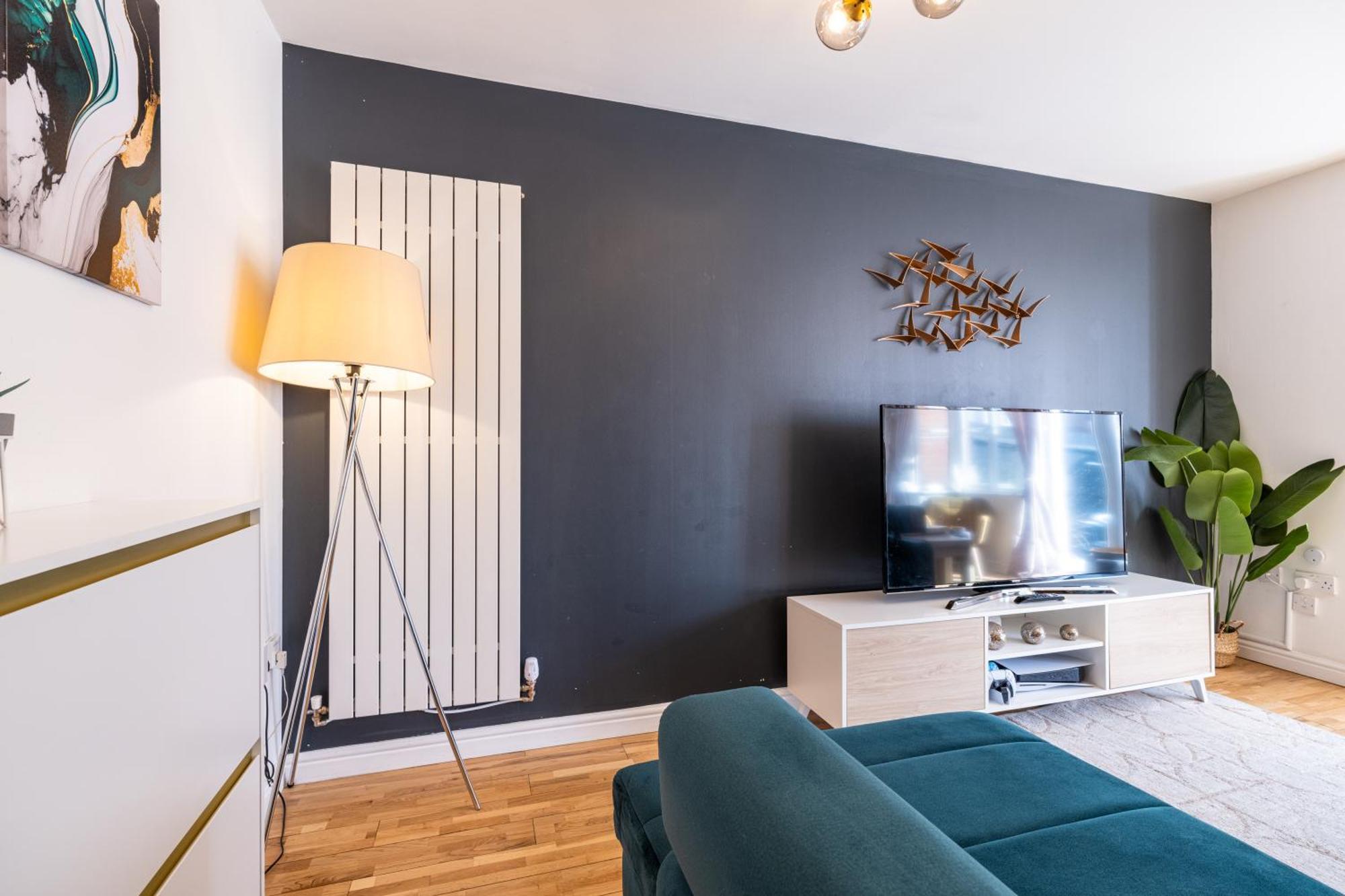 Modern And Spacious Home From Home 1 Mile From M1 - With Netflix, Prime Video, Ps5, Free Parking, Superfast Wifi, Bbq - Sleeps 11 - By Brightleap Apartments Milton Keynes Exteriér fotografie