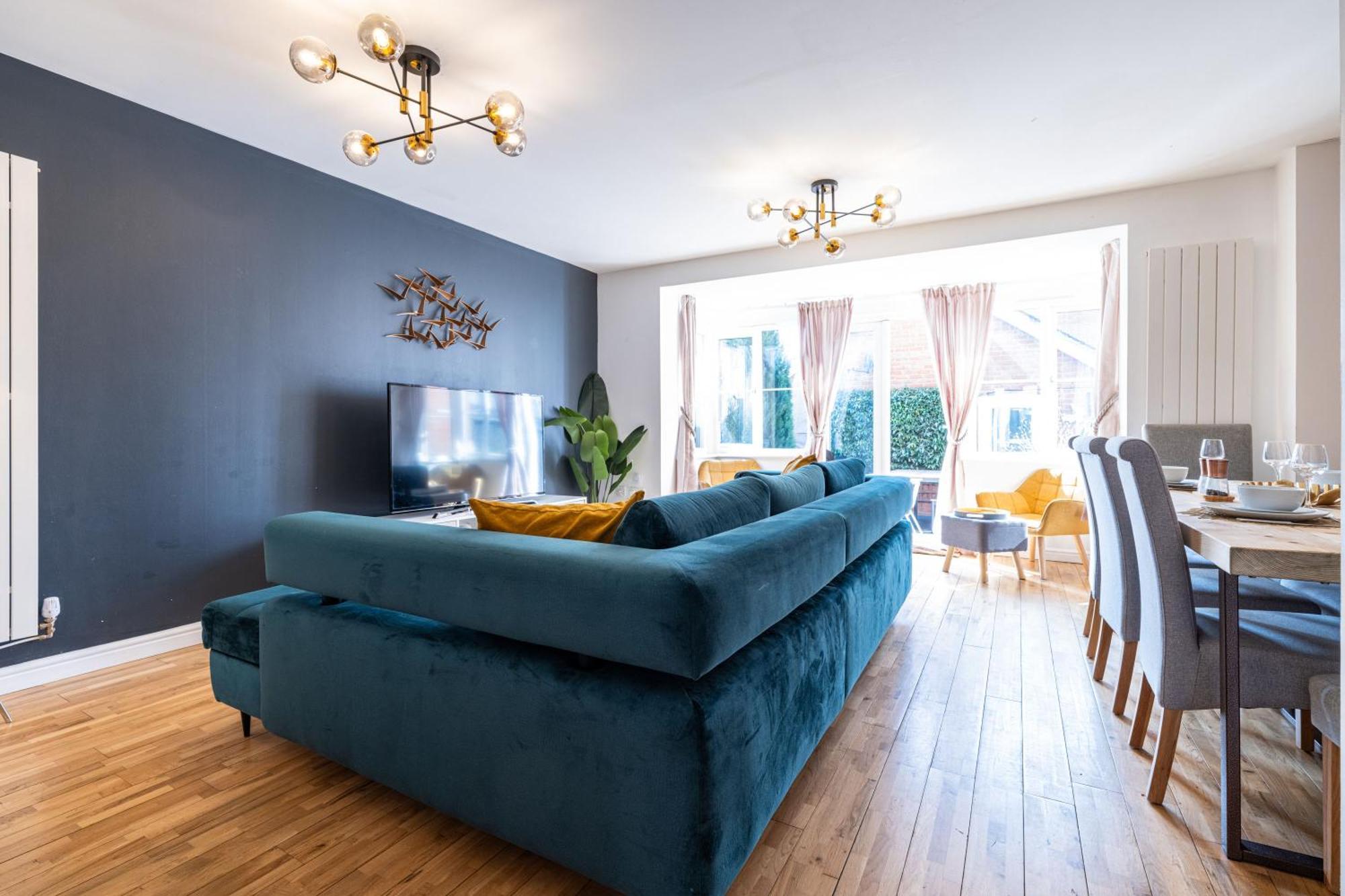 Modern And Spacious Home From Home 1 Mile From M1 - With Netflix, Prime Video, Ps5, Free Parking, Superfast Wifi, Bbq - Sleeps 11 - By Brightleap Apartments Milton Keynes Exteriér fotografie