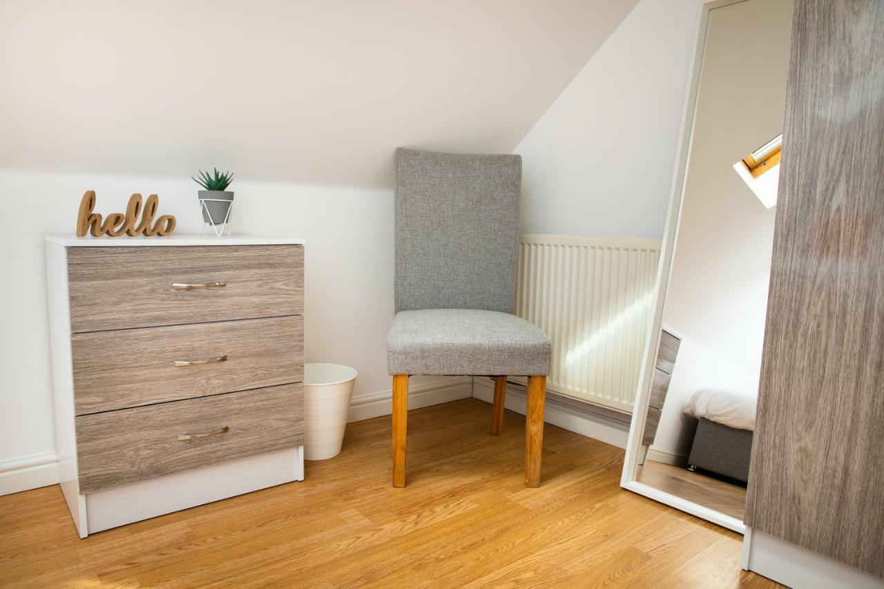 Modern And Spacious Home From Home 1 Mile From M1 - With Netflix, Prime Video, Ps5, Free Parking, Superfast Wifi, Bbq - Sleeps 11 - By Brightleap Apartments Milton Keynes Exteriér fotografie
