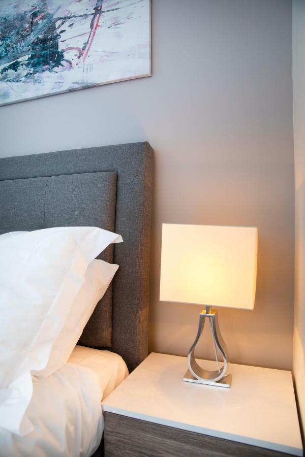 Modern And Spacious Home From Home 1 Mile From M1 - With Netflix, Prime Video, Ps5, Free Parking, Superfast Wifi, Bbq - Sleeps 11 - By Brightleap Apartments Milton Keynes Exteriér fotografie