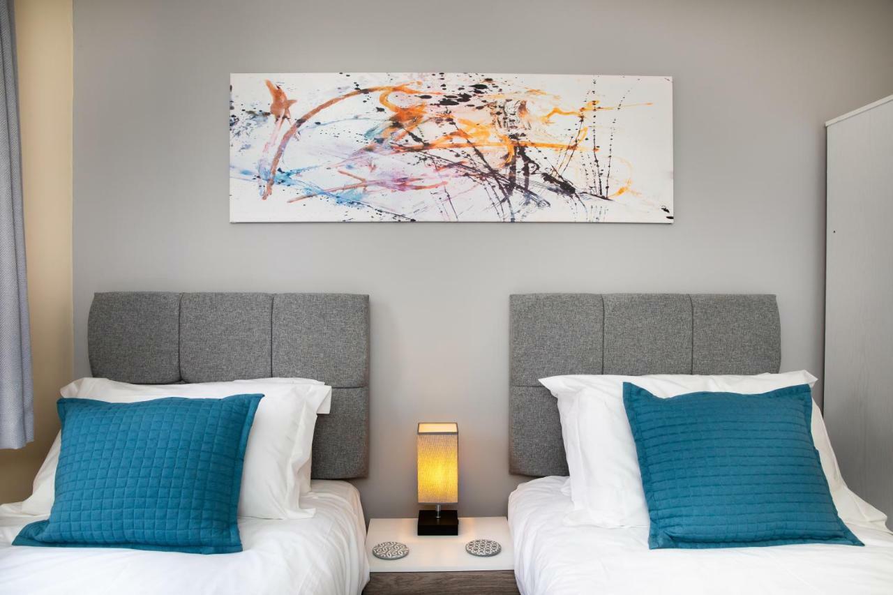Modern And Spacious Home From Home 1 Mile From M1 - With Netflix, Prime Video, Ps5, Free Parking, Superfast Wifi, Bbq - Sleeps 11 - By Brightleap Apartments Milton Keynes Exteriér fotografie
